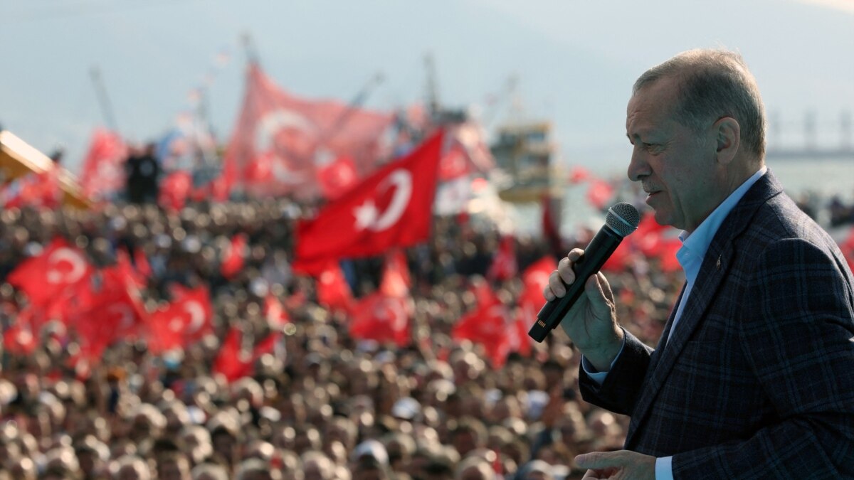 Erdoğan’ın müttefiki yanlış bir şekilde Biden’ı Türkiye’de bir seçim darbesi planlamakla suçluyor