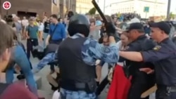 Pro-Kremlin Pundit Blames Demonstrators for Moscow Protest Police Crackdown