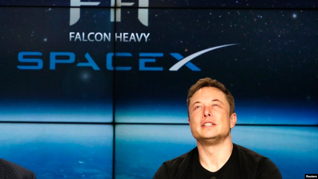 U. S. -- SpaceX founder Elon Musk speaks at a press conference following the first launch of a SpaceX Falcon Heavy rocket at the Kennedy Space Center in Cape Canaveral, Florida, U.S., 6Feb2018