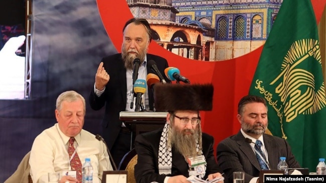 Iran -- Russian political analyst Aleksandr Dugin speaking in the sixth "New Horizon" seminar in Mashhad, on May 12, 2018.