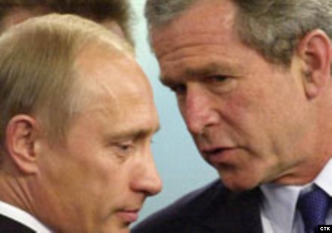 Russia/U.S. -- Pres George W Bush and Vladimir Putin closeup