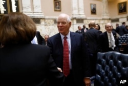 Senator Cardin greets members of the Maryland House of Delegates in Annapolis, January 10, 2018.