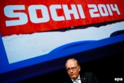 Switzrerland -- Canadian lawyer Richard McLaren who produced a report for the World Anti-Doping Agency (WADA) which claimed that Russia had orchestrated state-sponsored doping at the 2014 Sochi Winter Olympics addresses the assembly during the WADA Annual