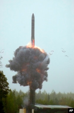 A new intercontinental ballistic missile RS-24 is launched in northwestern Russia, May 29, 2007. The missile is designed to counter the deployment of U.S. missile defense sites in Europe.
