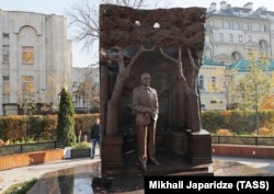 RUSSIA -- A monument to late Uzbek president Islam Karimov in unveiled in Moscow, October 18, 2018