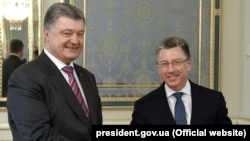 UKRAINE – During a meeting of the President of Ukraine Petro Poroshenko with the United States Special Representative for Ukraine Kurt Volker (right). Kyiv, May 16, 2018