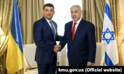 Former Prime Minister of Ukraine Volodymyr Hroysman (R) and former Israeli Prime Minister Benjamin Netanyahu in Kyiv on August 20, 2019. (kmu.gov.ua)