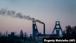 UKRAINE -- The Stepova coal mine just before dawn in Pershotravensk, Dnipropetrovsk region, eastern Ukraine, Monday, April 1, 2019