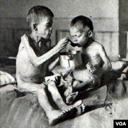 Archive picture of children in Ukraine during Holodomor, 1932-1933.